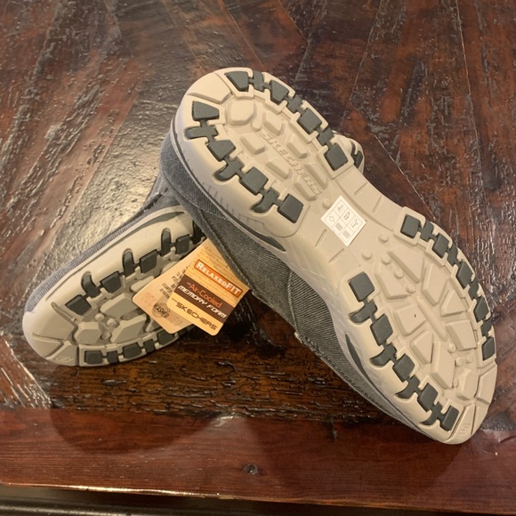 Skechers Vintage Washed Gray Slip-Ons - Picture 4 of 4